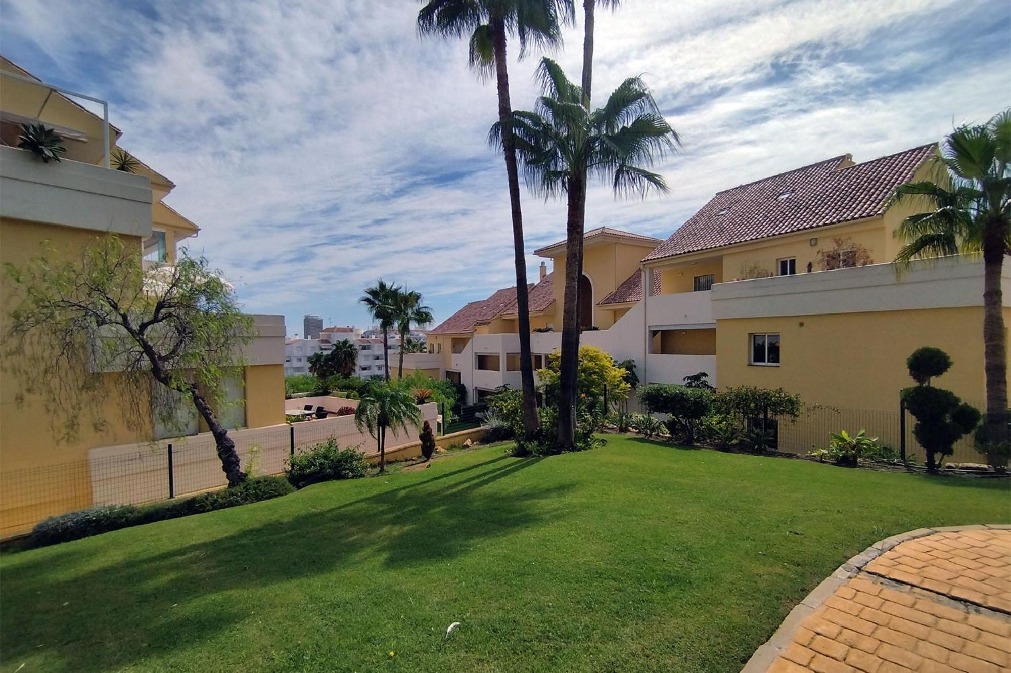 Puertosol 2 Lägenhet Estepona Exteriör bild