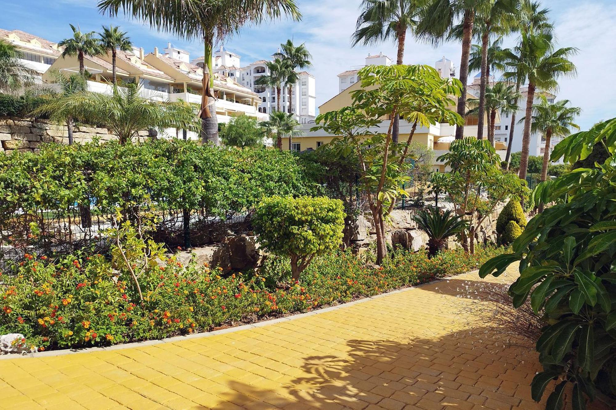 Puertosol 2 Lägenhet Estepona Exteriör bild